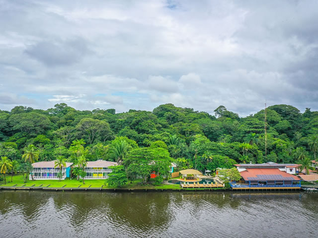 Tortuga Lodge Hotel